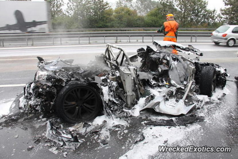 This 250000 Audi R8 Gt Caught Fire While Driving Down The Highway