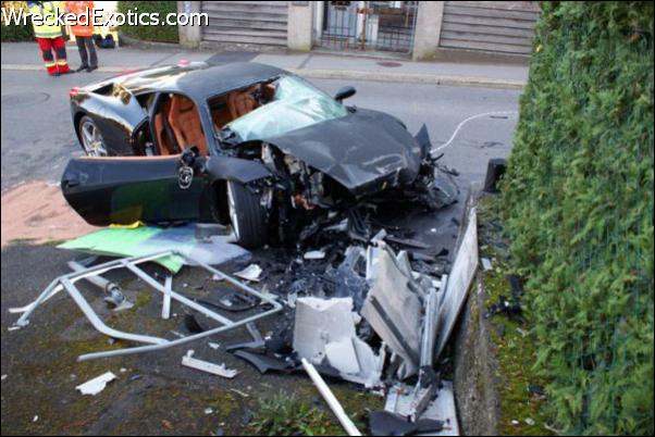 In that one a black Ferrari 458 Italia crashed with a male driver and two