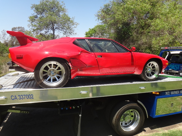 Chevrolet Camaro ZL1 Crashes into Palm Tree in Hollywood