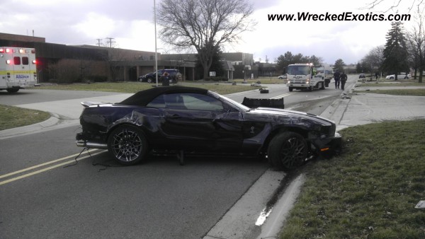 Wrecked ford gt 500 #10